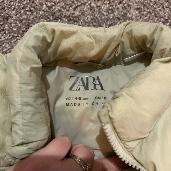 ZARA Puffer toddler vest - Picture 2 of 4